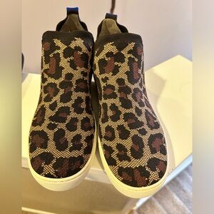 Rothy’s Chelsea style - Wildcats Size 9